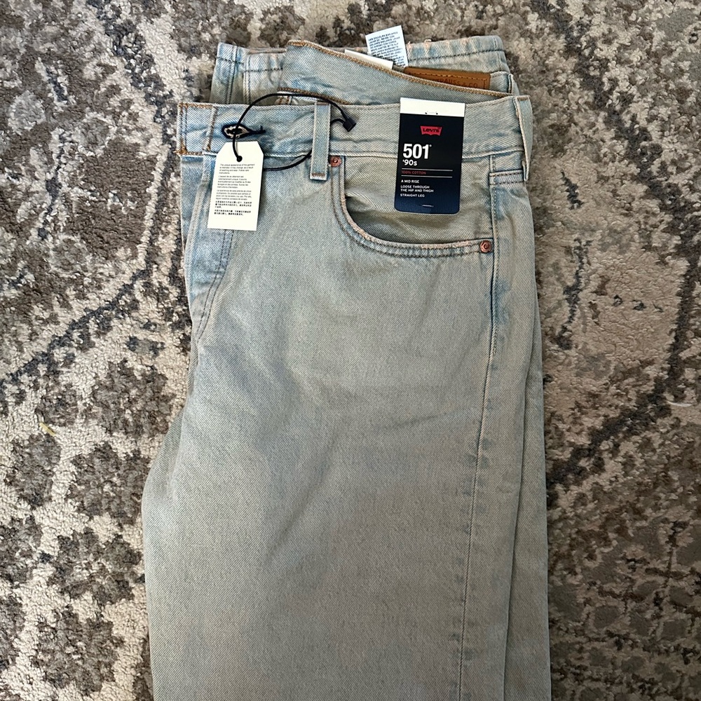 Levi's Classic Light Blue Straight Jeans 32x32